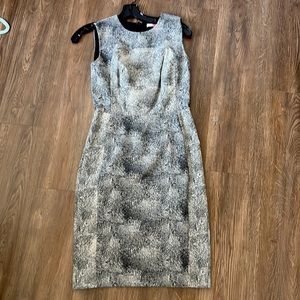 DVF sleeveless dress. Size 2. Excellent condition.